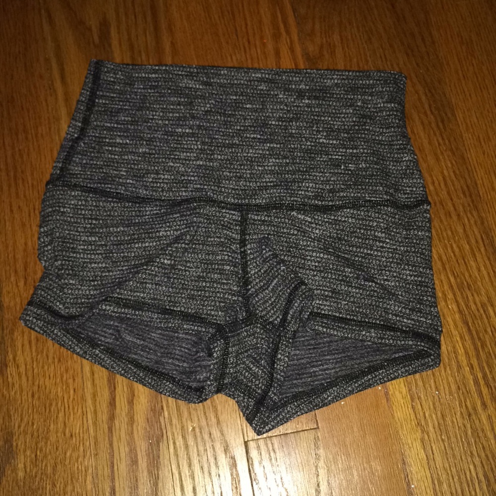 Lululemon size 4 booty shorts